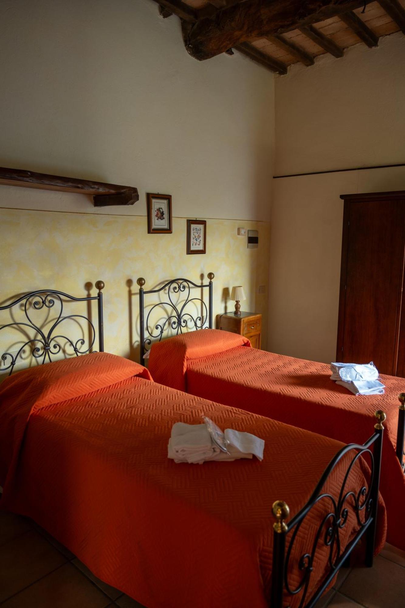 La Canonica San Giovanni dʼAsso Екстериор снимка