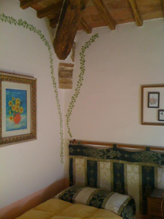 La Canonica San Giovanni dʼAsso Стая снимка